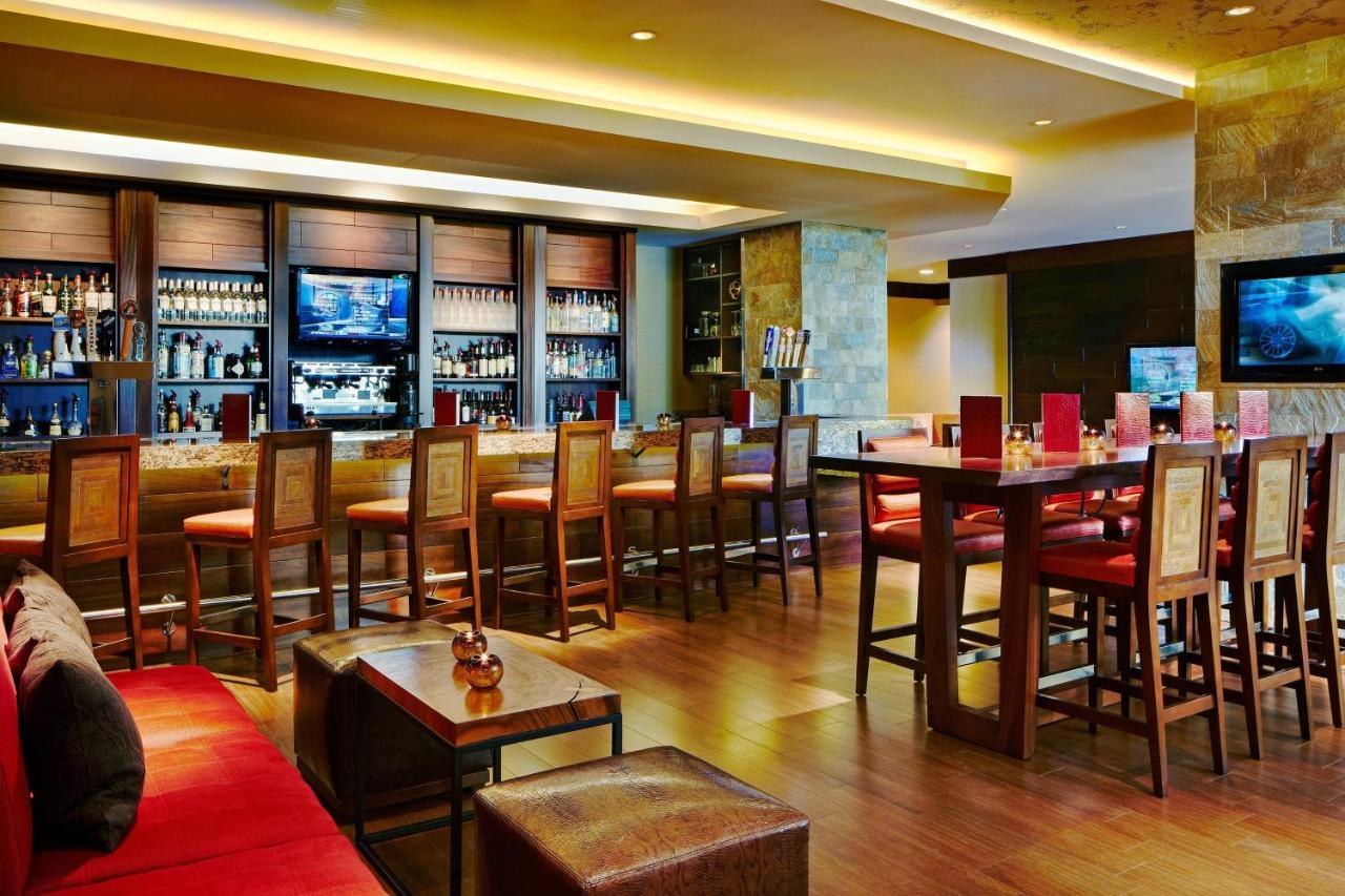 Готель Portland Marriott Downtown Waterfront Екстер'єр фото