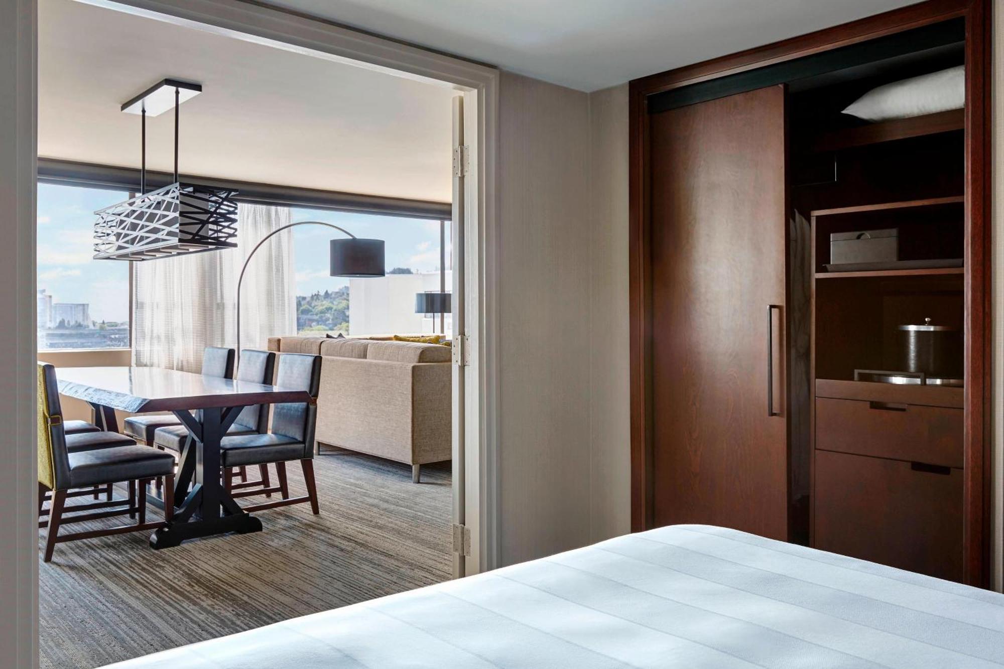 Готель Portland Marriott Downtown Waterfront Екстер'єр фото